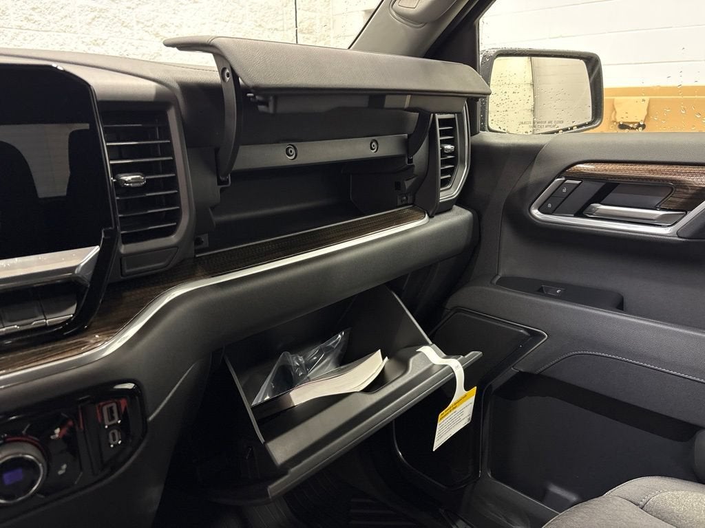 2026 Chevrolet Silverado 1500 LT Crew Cab Short Box 4WD