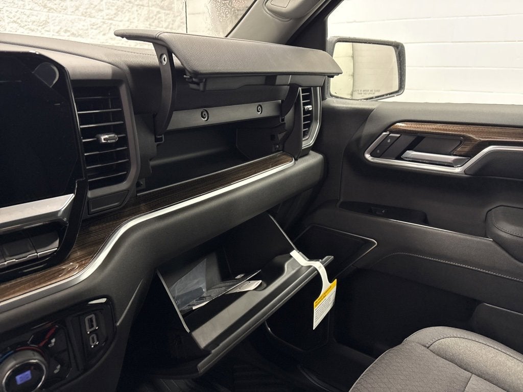 2026 Chevrolet Silverado 1500 LT Crew Cab Short Box 4WD