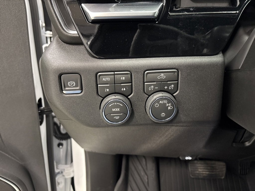 2026 Chevrolet Silverado 1500 LT Crew Cab Short Box 4WD