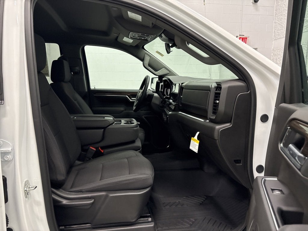 2026 Chevrolet Silverado 1500 LT Crew Cab Short Box 4WD