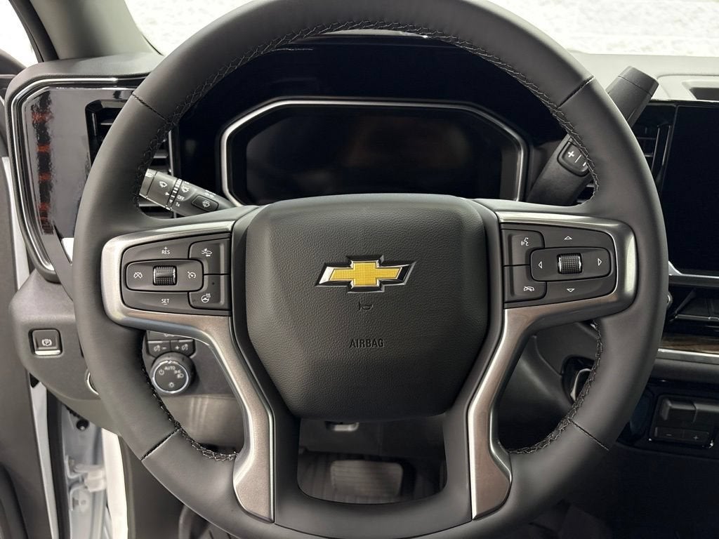 2026 Chevrolet Silverado 1500 LT Crew Cab Short Box 4WD