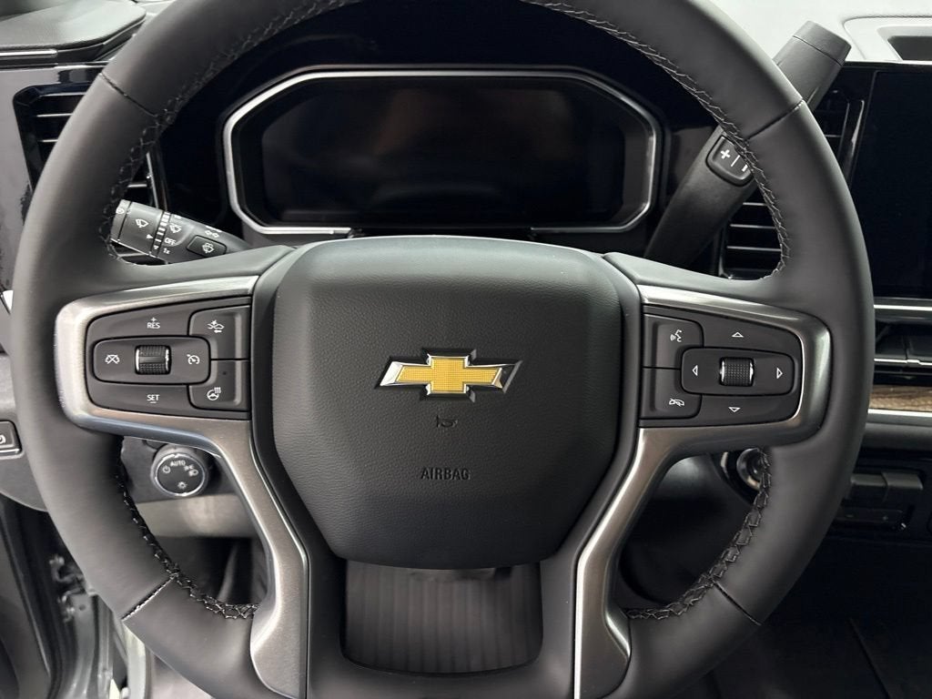 2026 Chevrolet Silverado 1500 LT Crew Cab Short Box 4WD