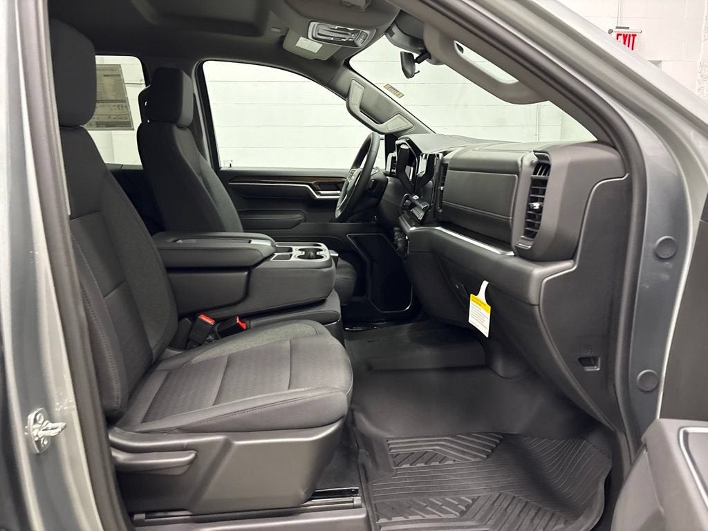 2026 Chevrolet Silverado 1500 LT Crew Cab Short Box 4WD