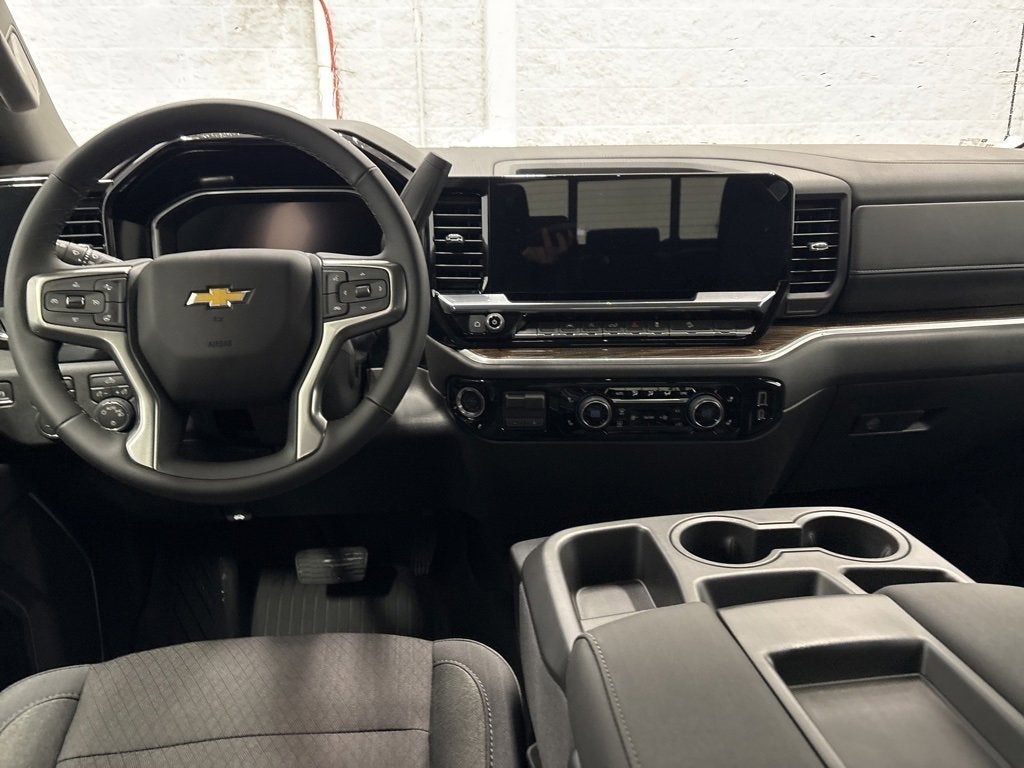 2026 Chevrolet Silverado 1500 LT Crew Cab Short Box 4WD