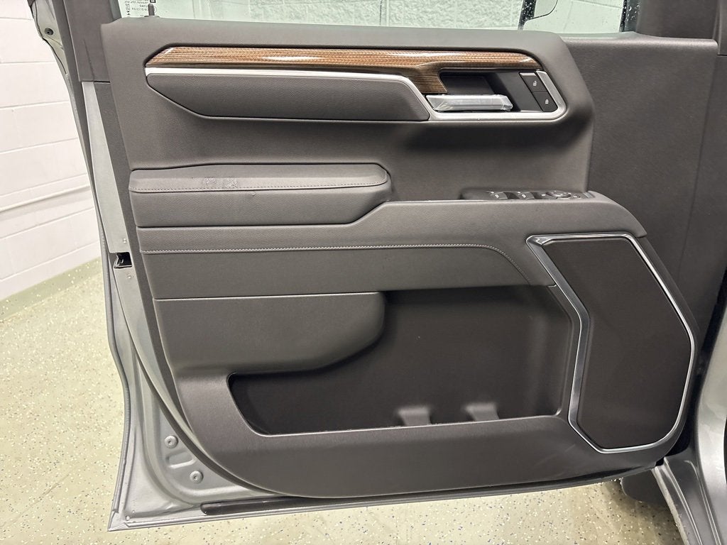 2026 Chevrolet Silverado 1500 LT Crew Cab Short Box 4WD