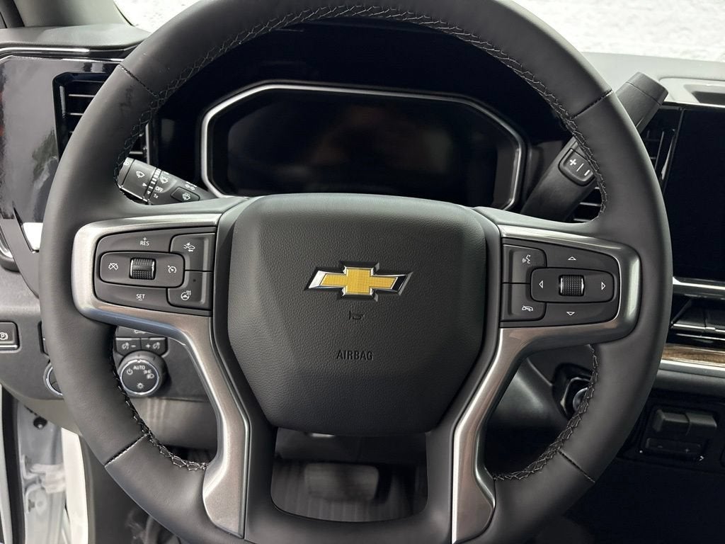 2026 Chevrolet Silverado 1500 LT Crew Cab Short Box 4WD