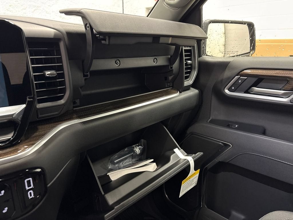 2026 Chevrolet Silverado 1500 LT Crew Cab Short Box 4WD