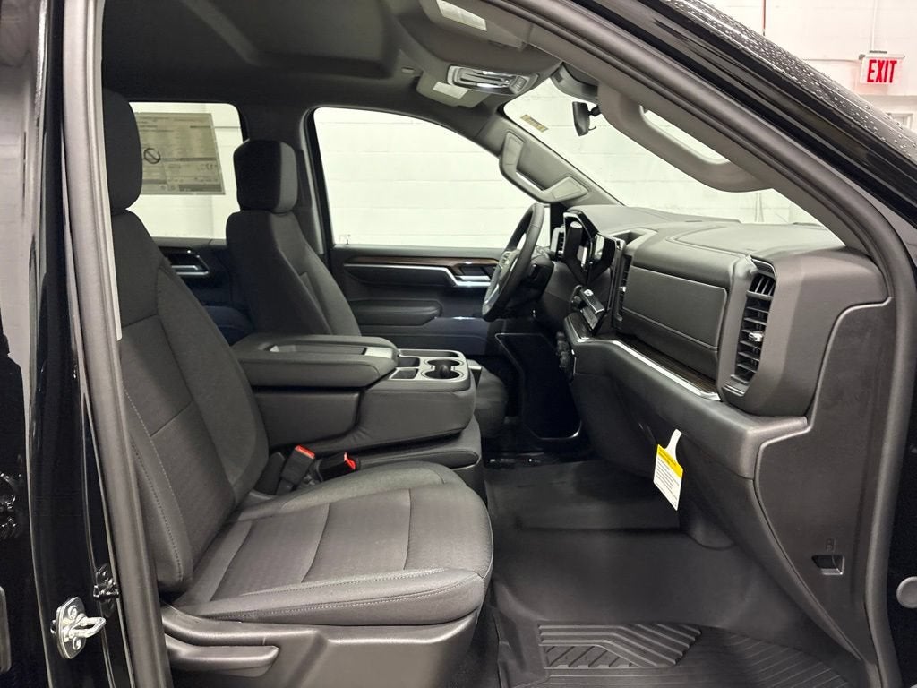 2026 Chevrolet Silverado 1500 LT Crew Cab Short Box 4WD