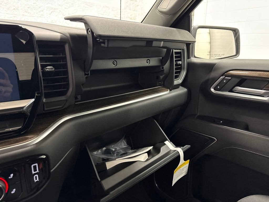 2026 Chevrolet Silverado 1500 LT Crew Cab Short Box 4WD