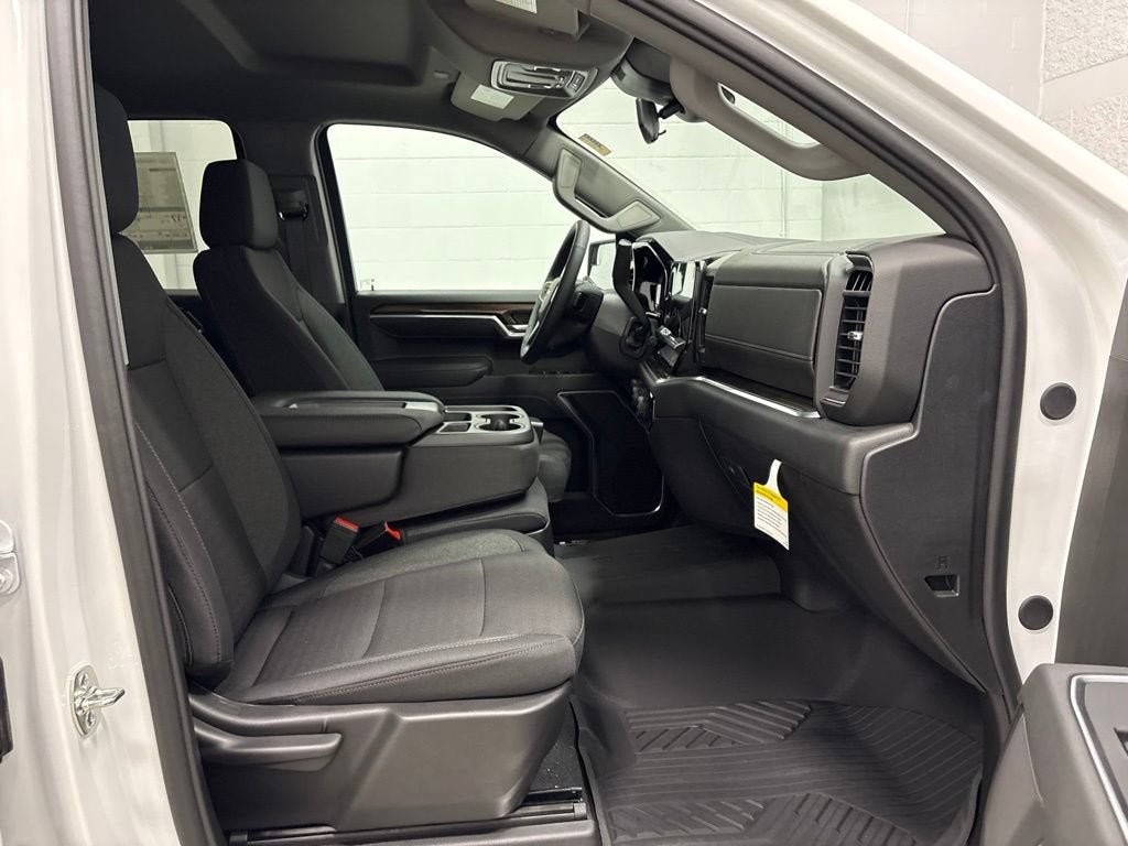 2026 Chevrolet Silverado 1500 LT Crew Cab Short Box 4WD