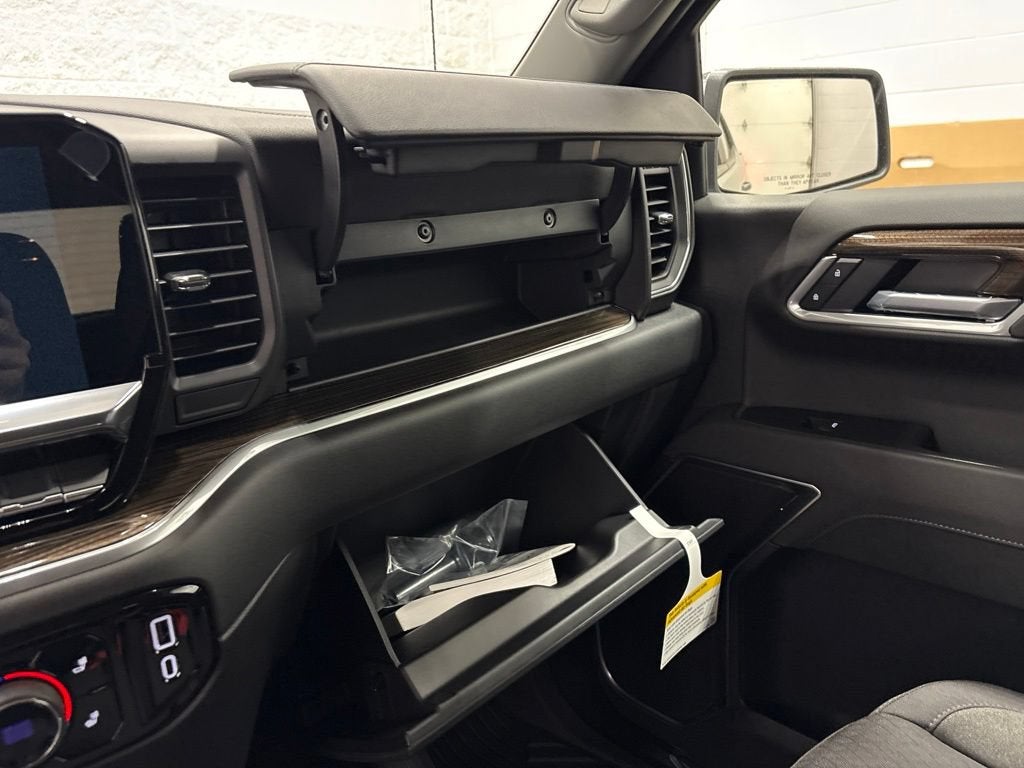 2026 Chevrolet Silverado 1500 LT Crew Cab Short Box 4WD