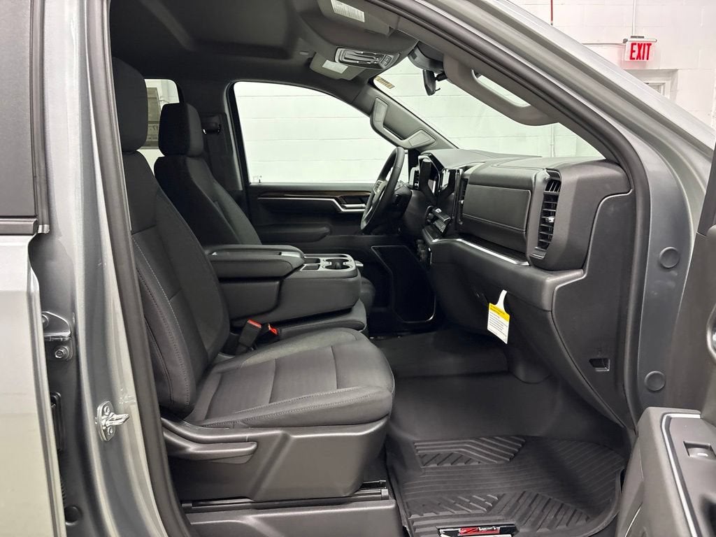 2026 Chevrolet Silverado 1500 LT Crew Cab Short Box 4WD