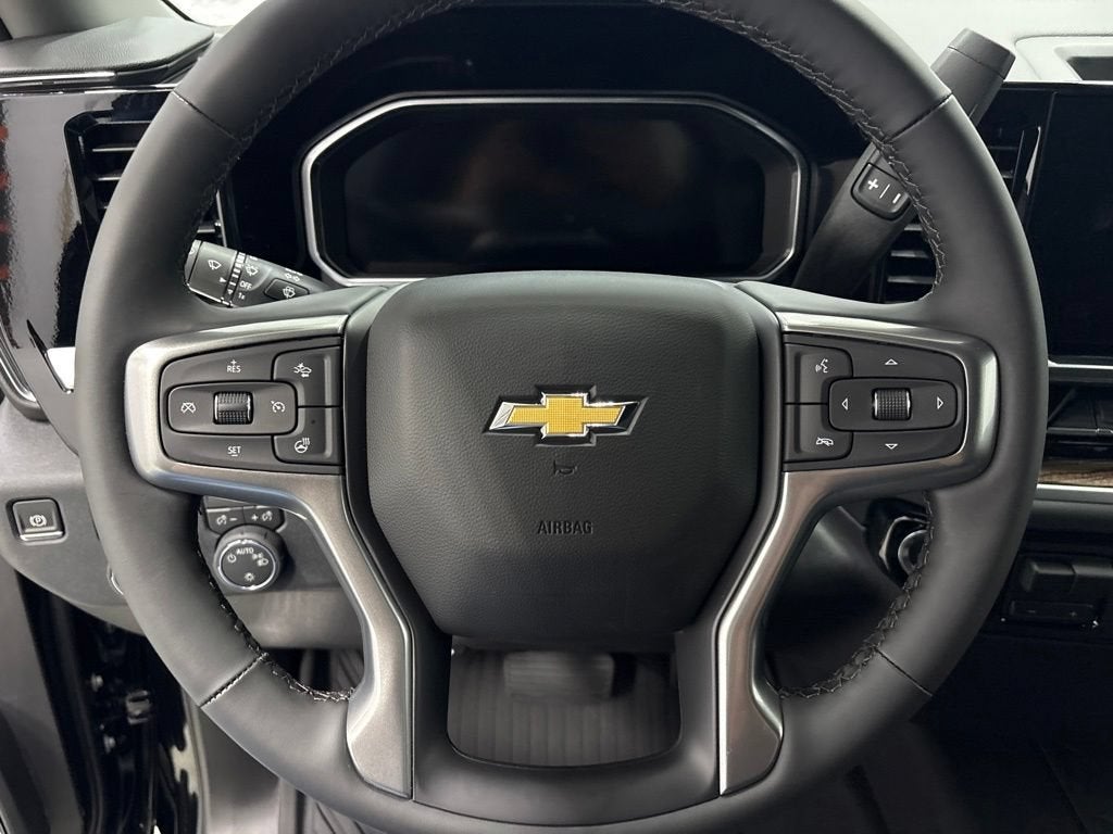 2026 Chevrolet Silverado 1500 LT Crew Cab Short Box 4WD