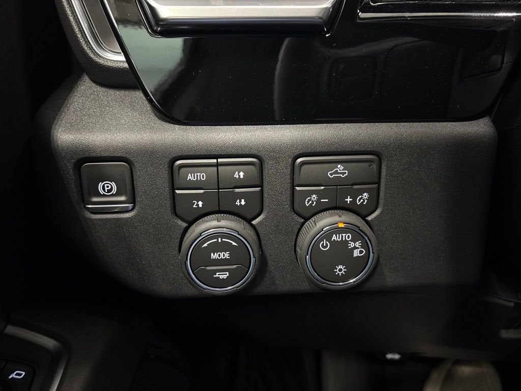 2026 Chevrolet Silverado 1500 LT Crew Cab Short Box 4WD