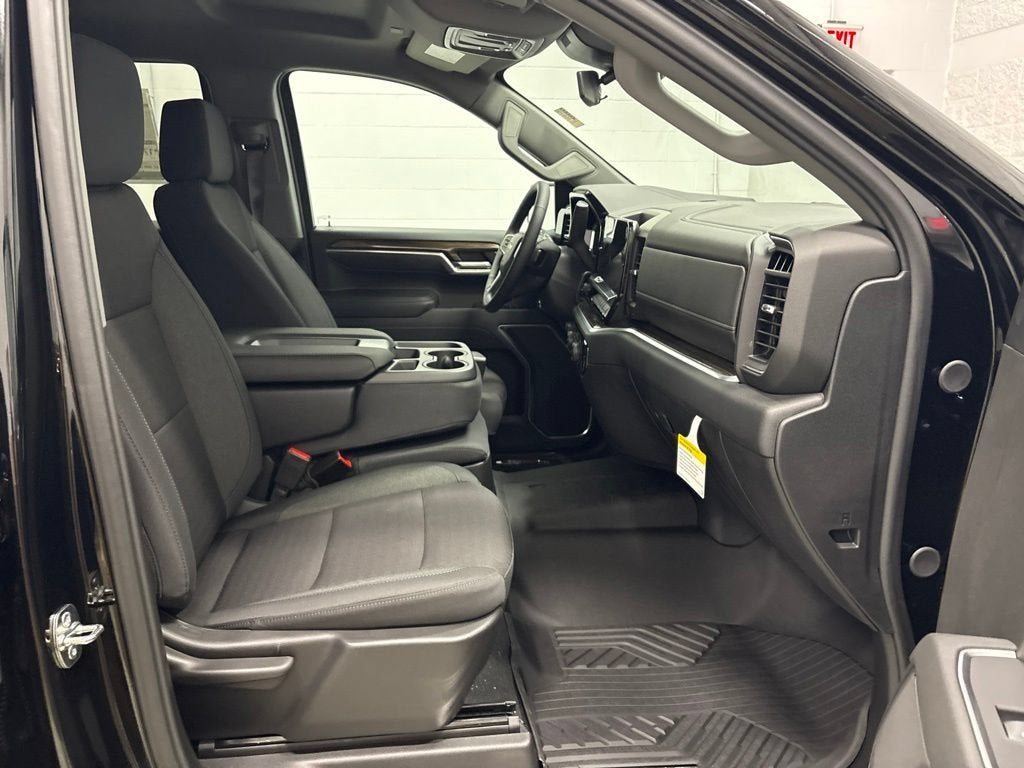 2026 Chevrolet Silverado 1500 LT Crew Cab Short Box 4WD
