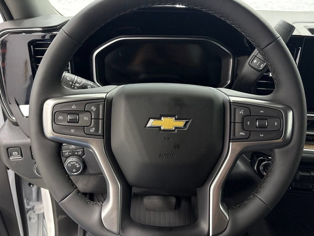 2026 Chevrolet Silverado 1500 LT Crew Cab Short Box 4WD