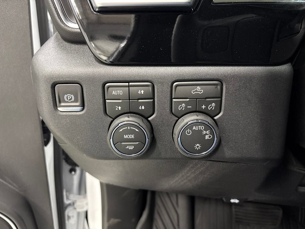 2026 Chevrolet Silverado 1500 LT Crew Cab Short Box 4WD