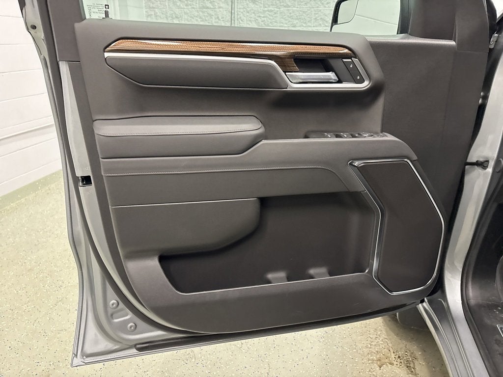 2026 Chevrolet Silverado 1500 RST Crew Cab Short Box 4WD