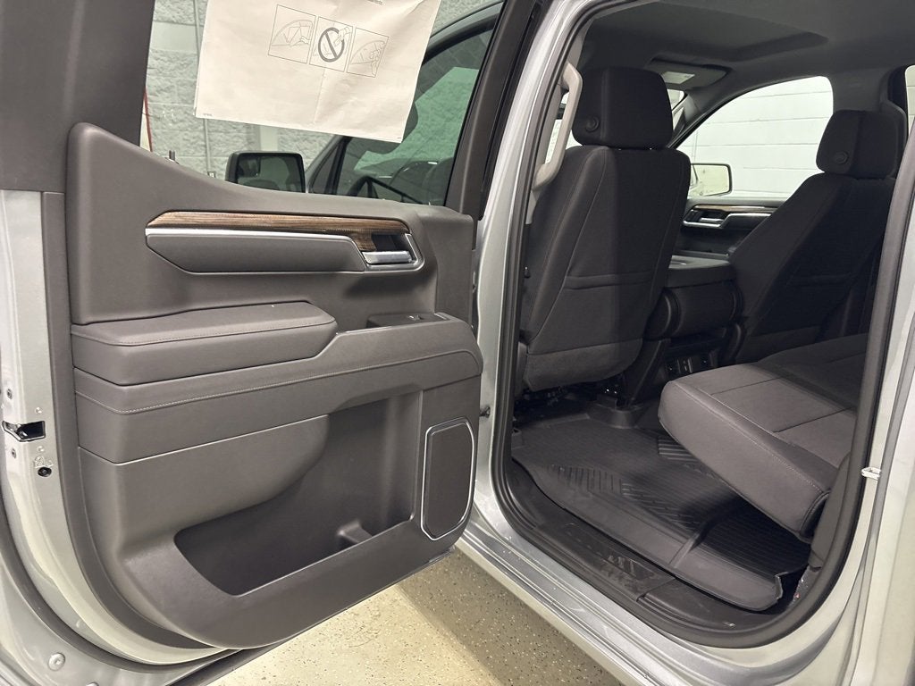 2026 Chevrolet Silverado 1500 RST Crew Cab Short Box 4WD