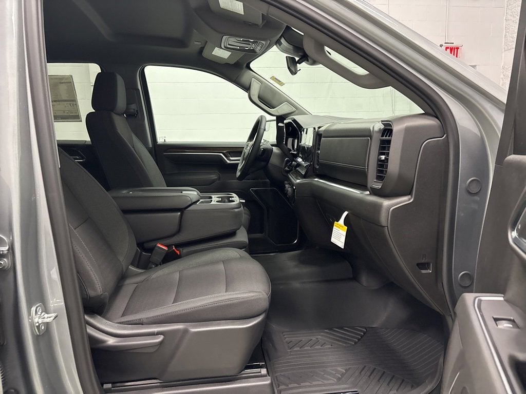 2026 Chevrolet Silverado 1500 RST Crew Cab Short Box 4WD