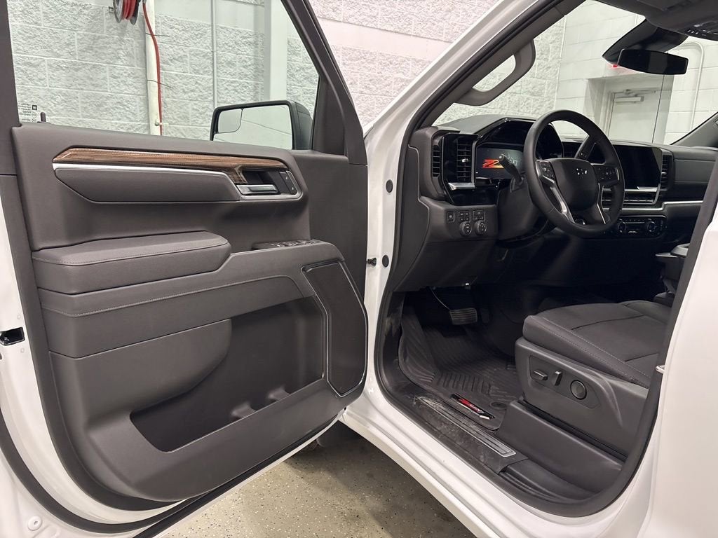 2026 Chevrolet Silverado 1500 RST Crew Cab Short Box 4WD