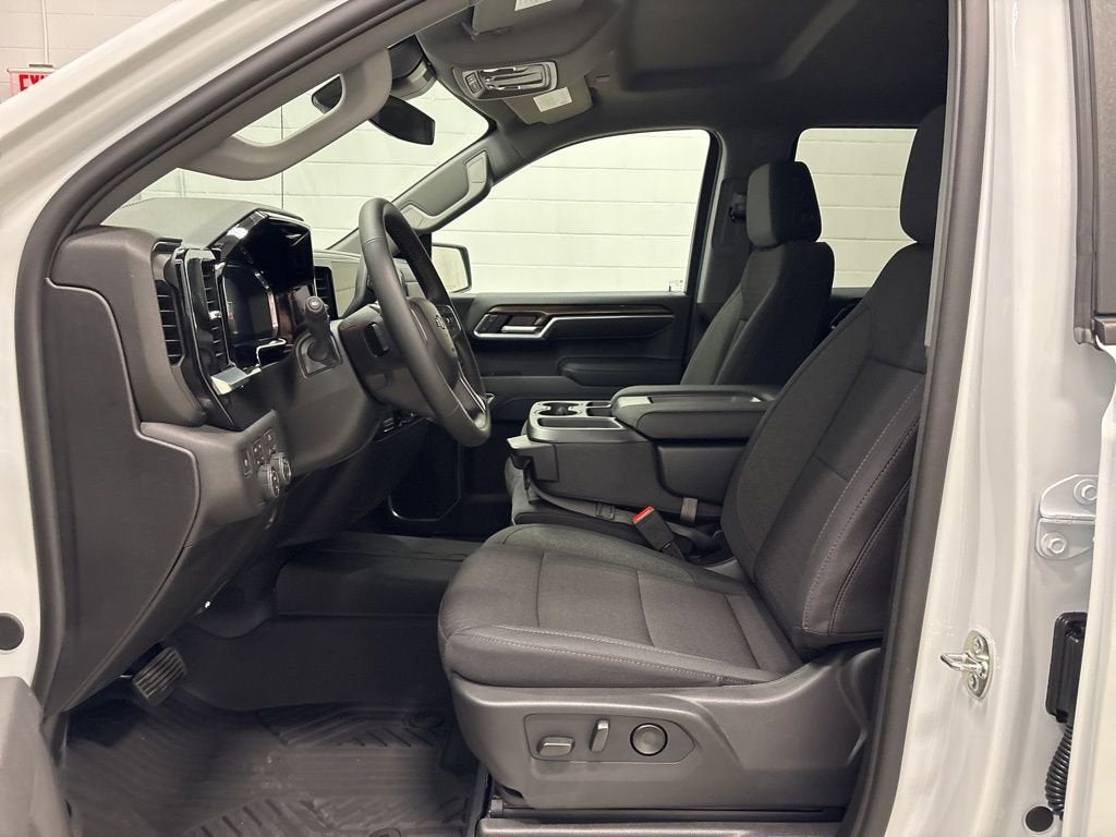 2026 Chevrolet Silverado 1500 RST Crew Cab Short Box 4WD