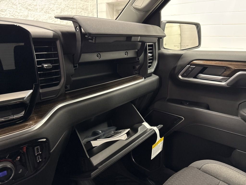 2026 Chevrolet Silverado 1500 RST Crew Cab Short Box 4WD