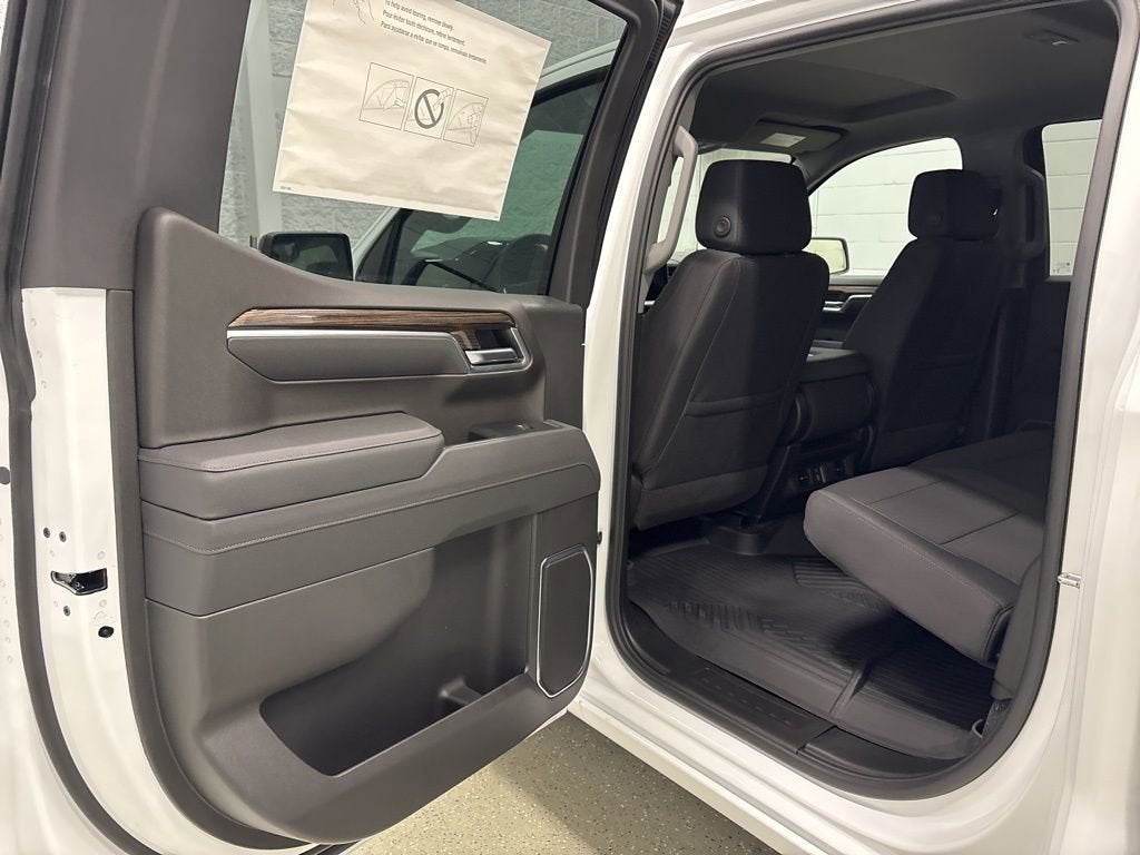 2026 Chevrolet Silverado 1500 RST Crew Cab Short Box 4WD