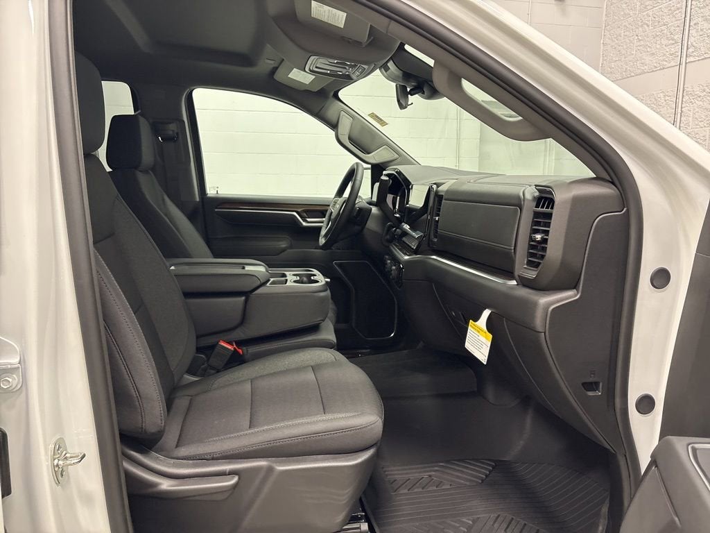 2026 Chevrolet Silverado 1500 RST Crew Cab Short Box 4WD