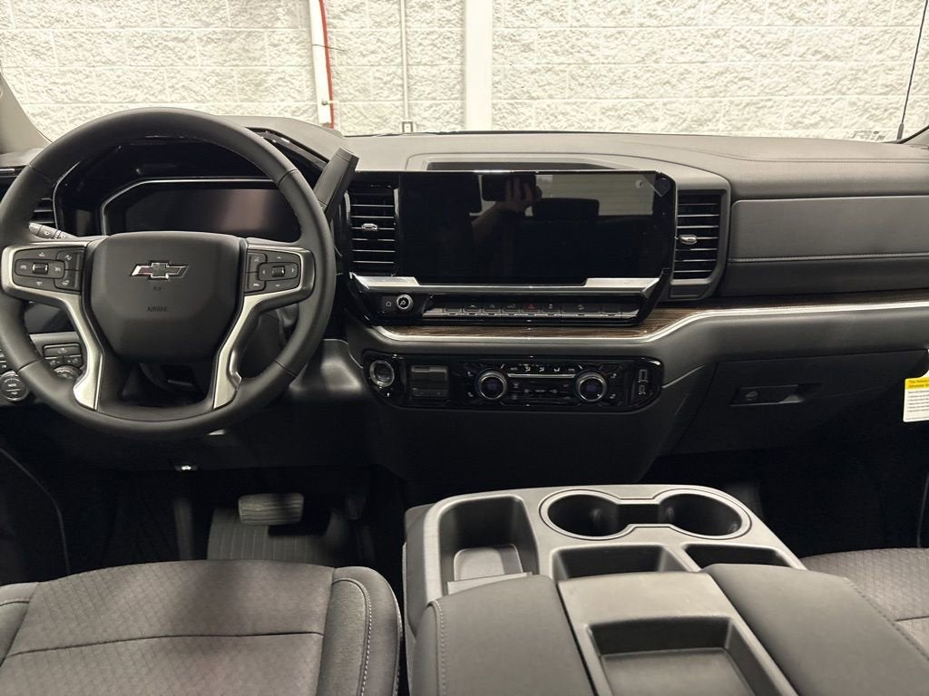 2026 Chevrolet Silverado 1500 RST Crew Cab Short Box 4WD