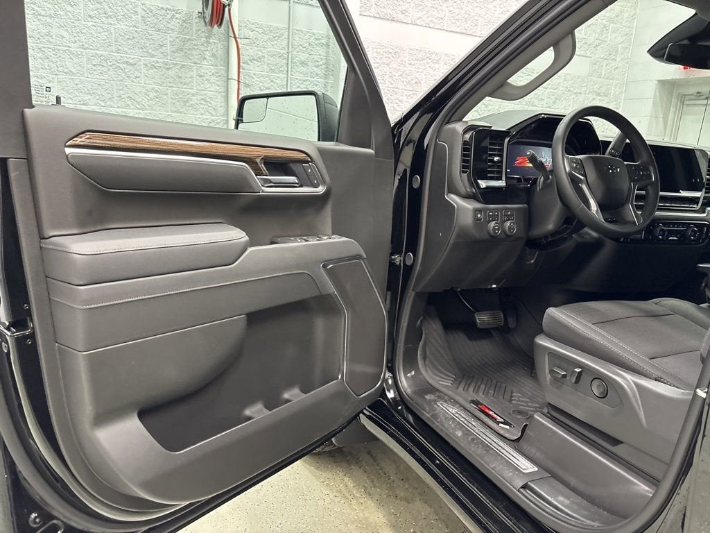 2026 Chevrolet Silverado 1500 RST Crew Cab Short Box 4WD