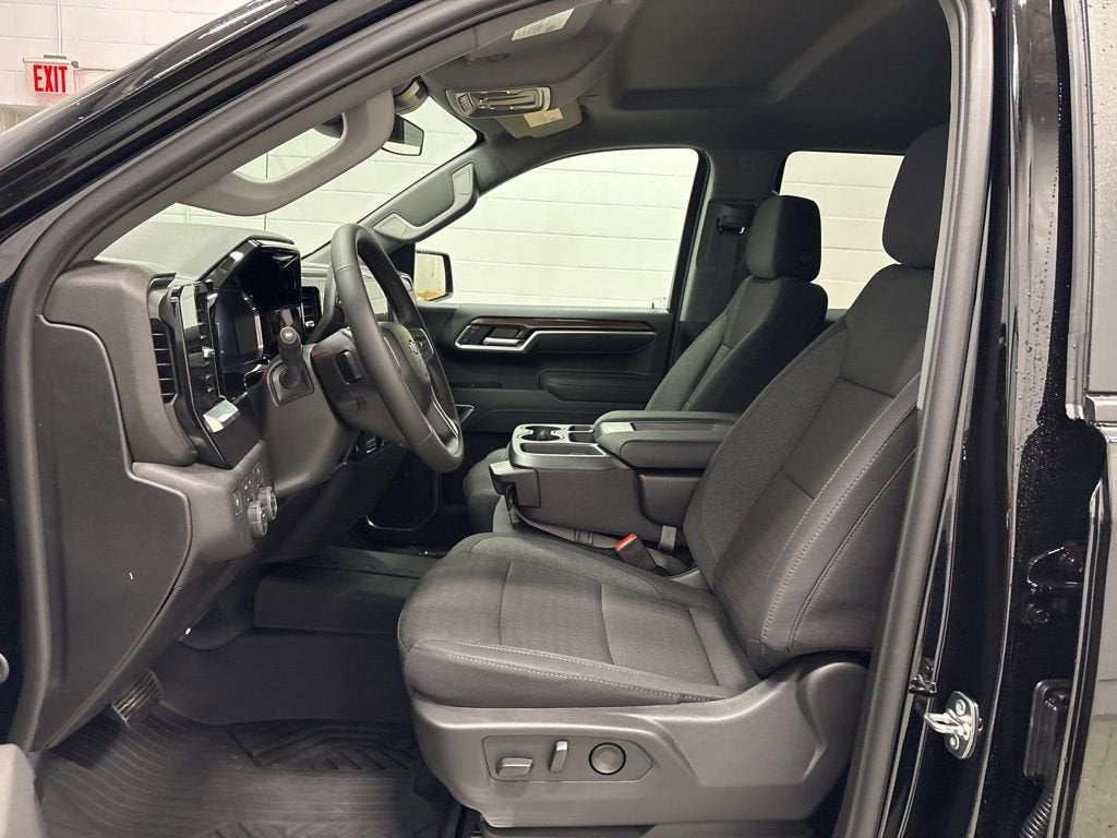 2026 Chevrolet Silverado 1500 RST Crew Cab Short Box 4WD