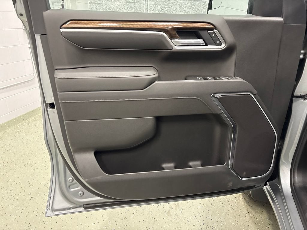 2026 Chevrolet Silverado 1500 RST Crew Cab Short Box 4WD