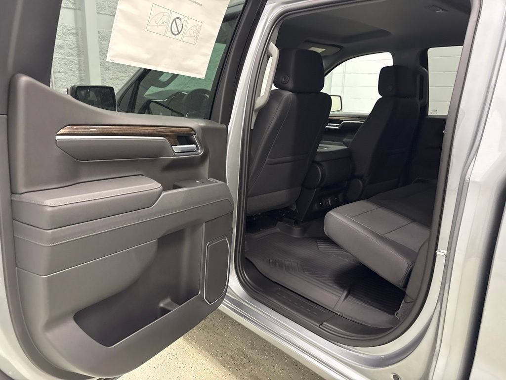 2026 Chevrolet Silverado 1500 RST Crew Cab Short Box 4WD