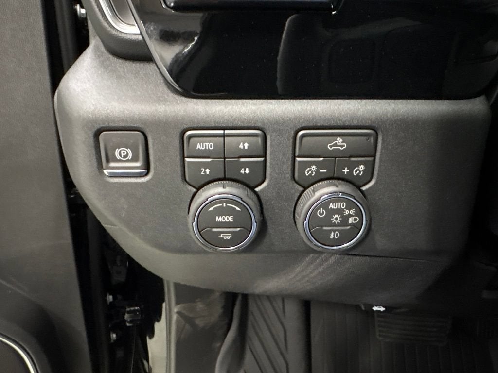 2026 Chevrolet Silverado 1500 RST Crew Cab Short Box 4WD