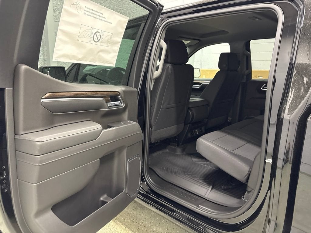 2026 Chevrolet Silverado 1500 RST Crew Cab Short Box 4WD