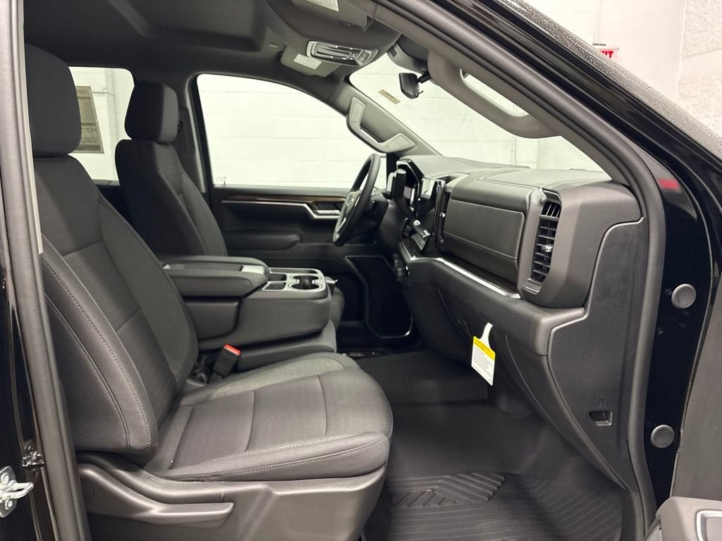 2026 Chevrolet Silverado 1500 RST Crew Cab Short Box 4WD
