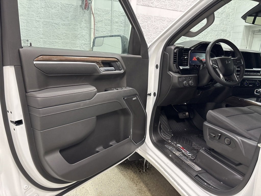 2026 Chevrolet Silverado 1500 RST Crew Cab Short Box 4WD