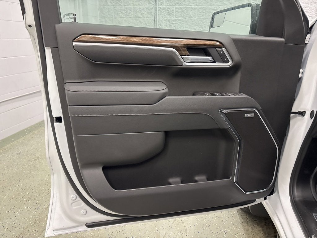 2026 Chevrolet Silverado 1500 RST Crew Cab Short Box 4WD