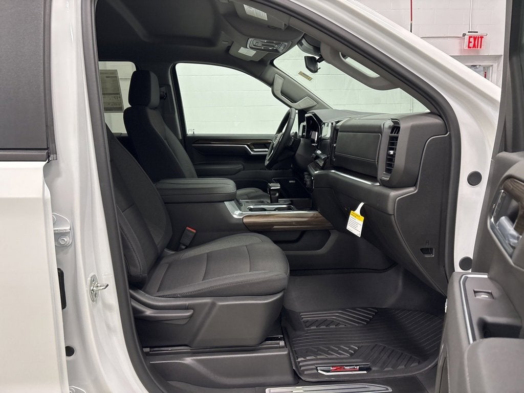 2026 Chevrolet Silverado 1500 RST Crew Cab Short Box 4WD