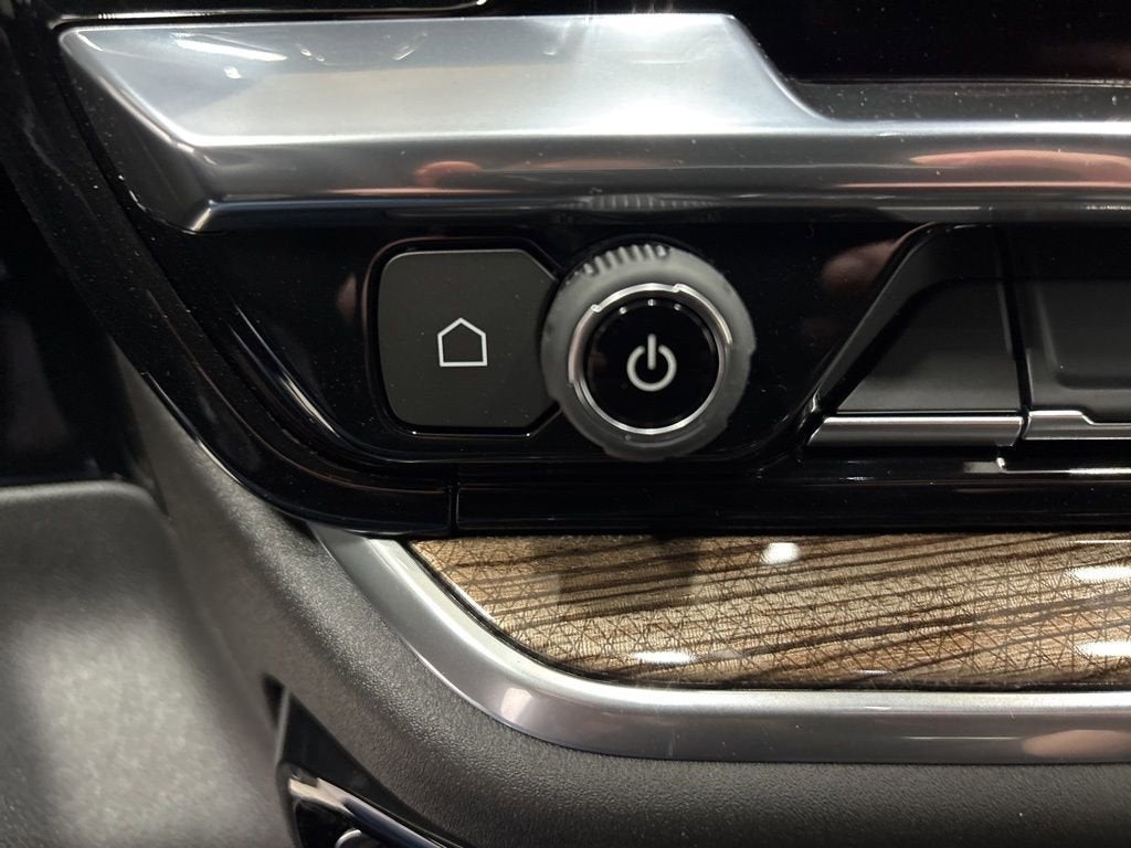 2026 Chevrolet Silverado 1500 RST Crew Cab Short Box 4WD