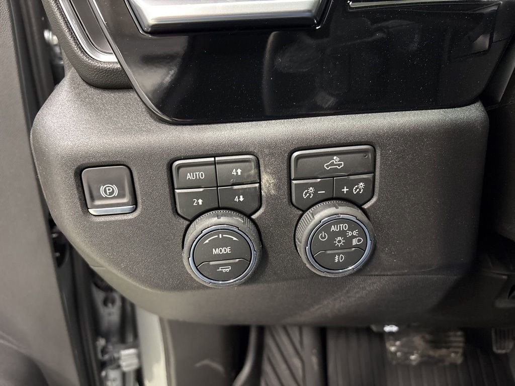 2026 Chevrolet Silverado 1500 RST Crew Cab Short Box 4WD