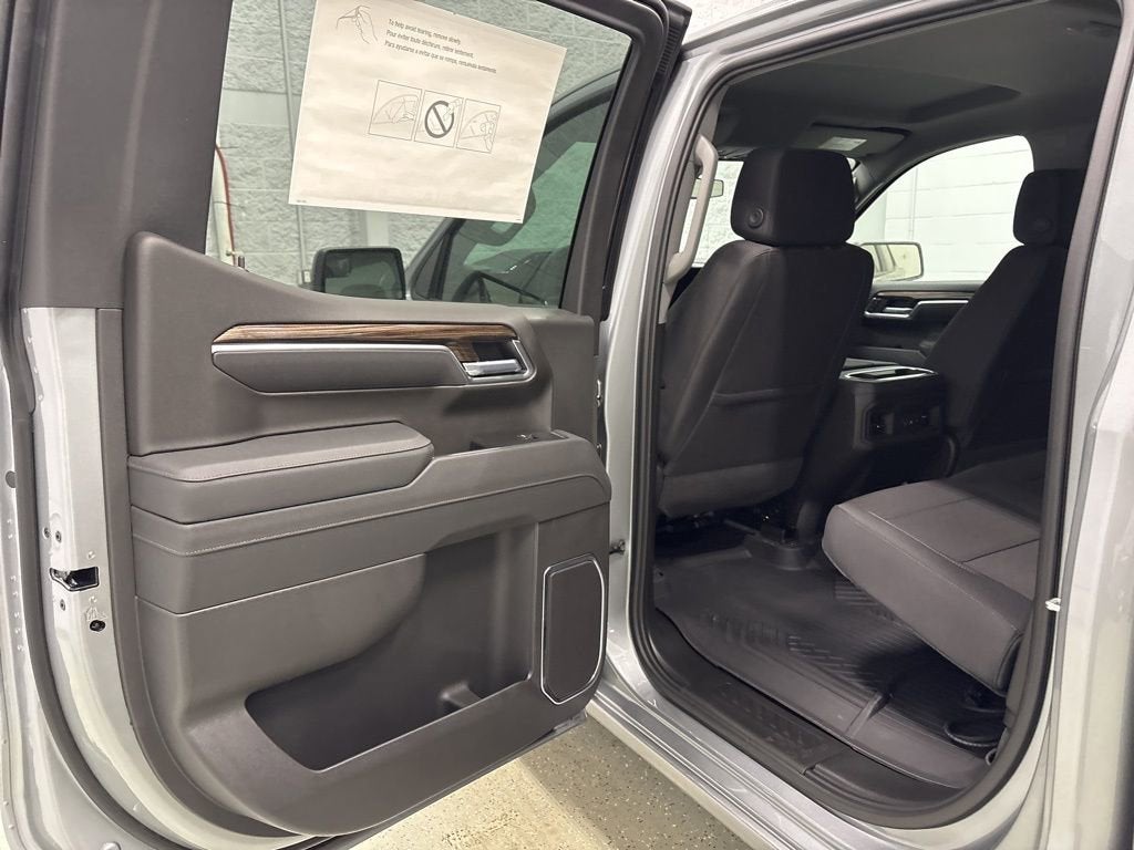 2026 Chevrolet Silverado 1500 RST Crew Cab Short Box 4WD