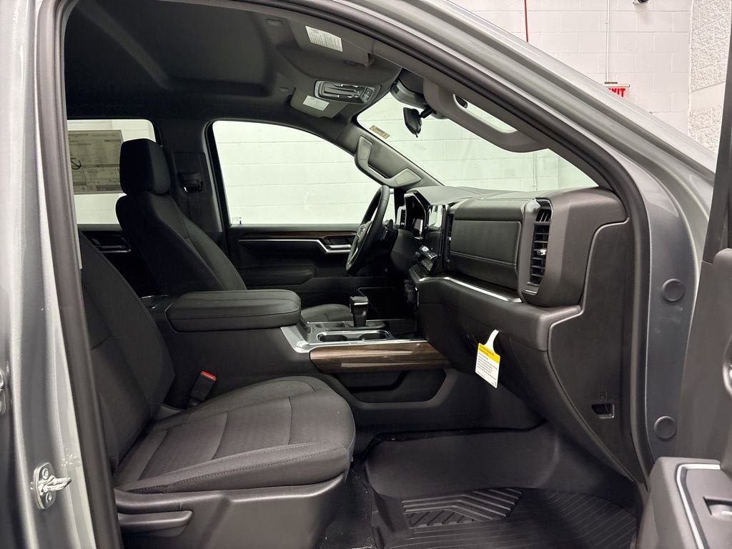 2026 Chevrolet Silverado 1500 RST Crew Cab Short Box 4WD