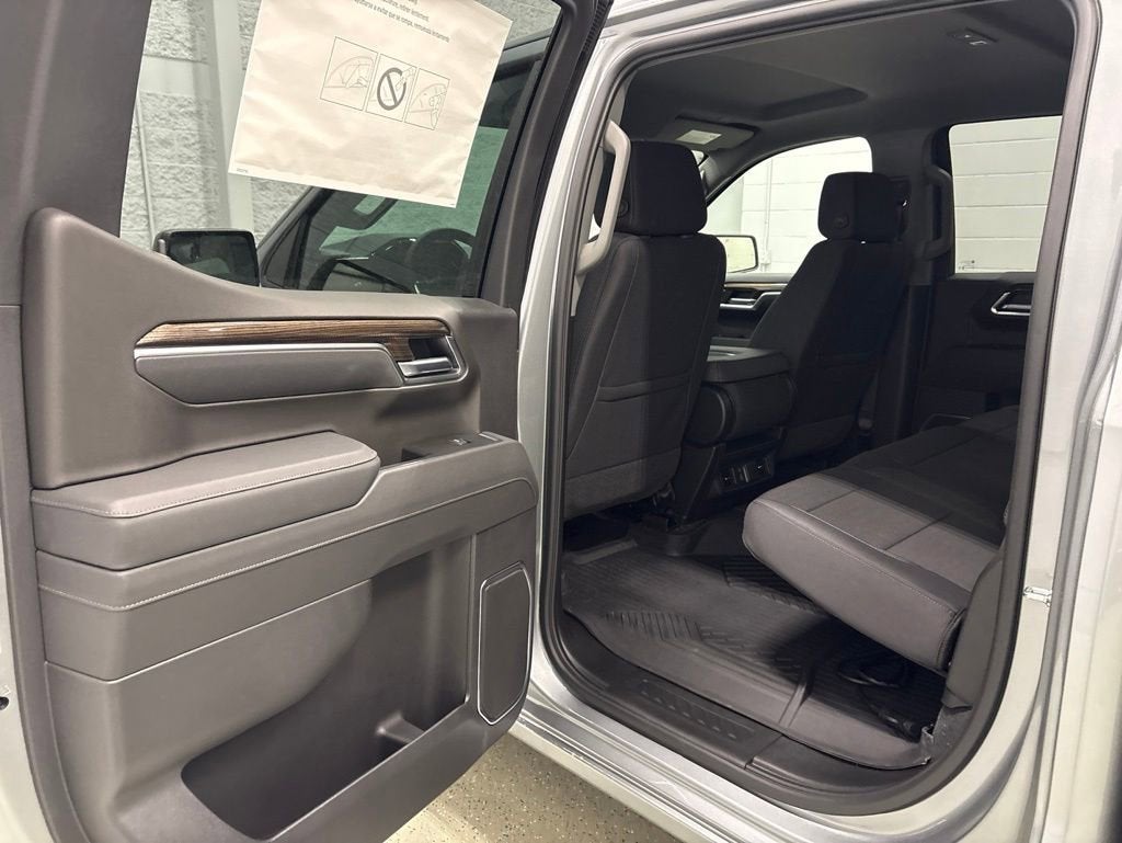 2026 Chevrolet Silverado 1500 RST Crew Cab Short Box 4WD