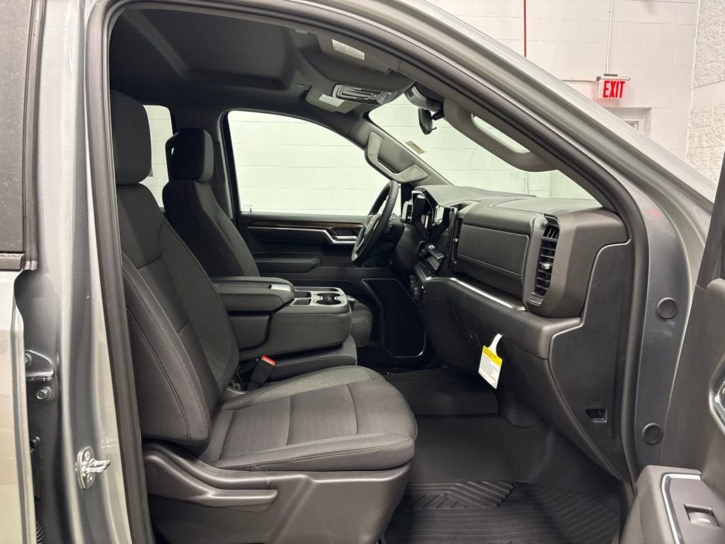 2026 Chevrolet Silverado 1500 RST Crew Cab Short Box 4WD