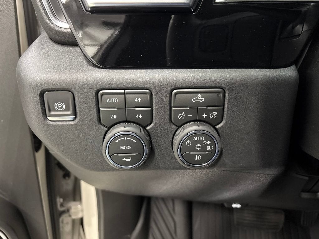 2026 Chevrolet Silverado 1500 RST Crew Cab Short Box 4WD