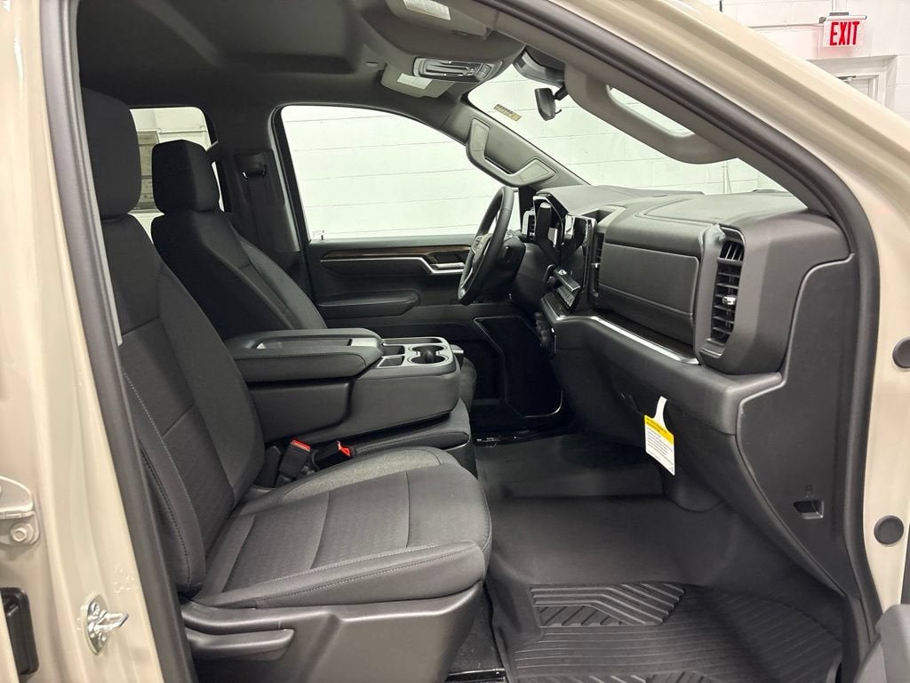 2026 Chevrolet Silverado 1500 RST Crew Cab Short Box 4WD