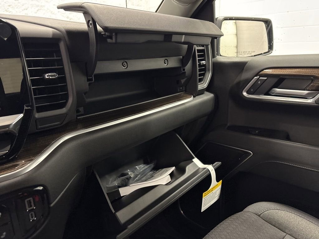 2026 Chevrolet Silverado 1500 RST Crew Cab Short Box 4WD