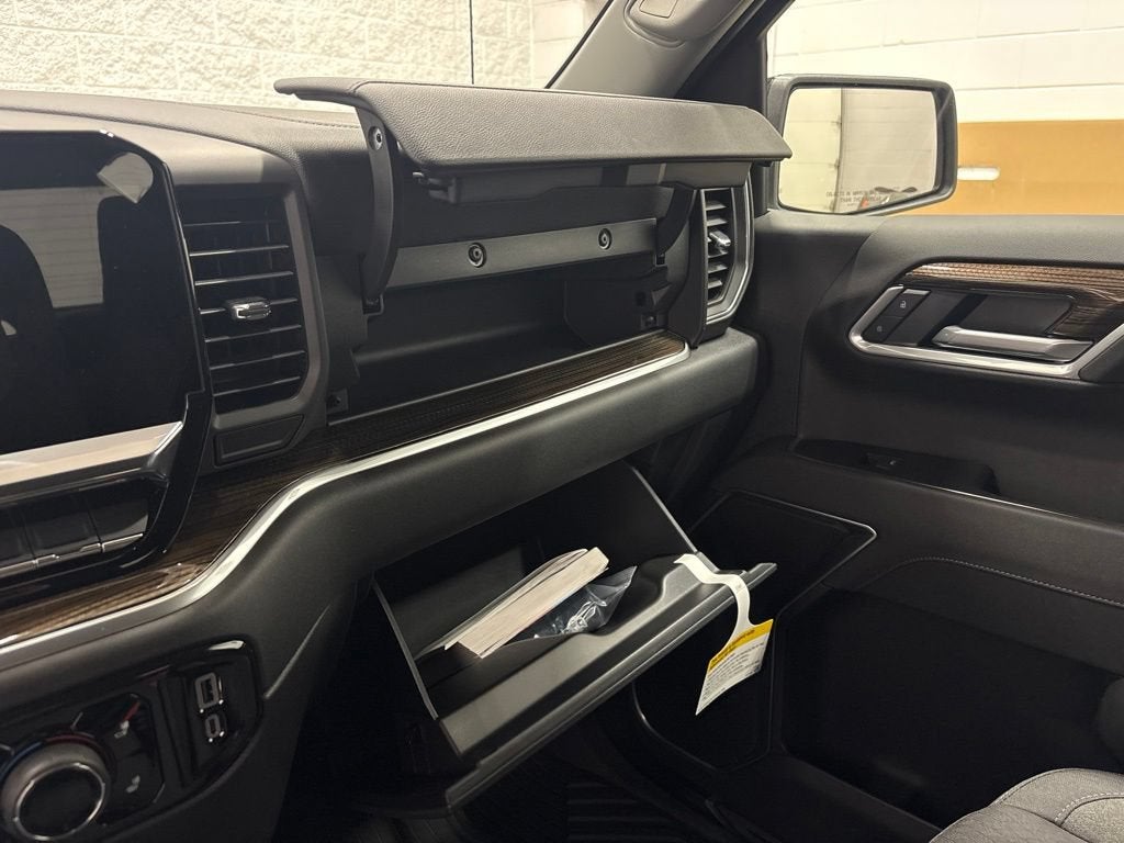 2026 Chevrolet Silverado 1500 RST Crew Cab Short Box 4WD